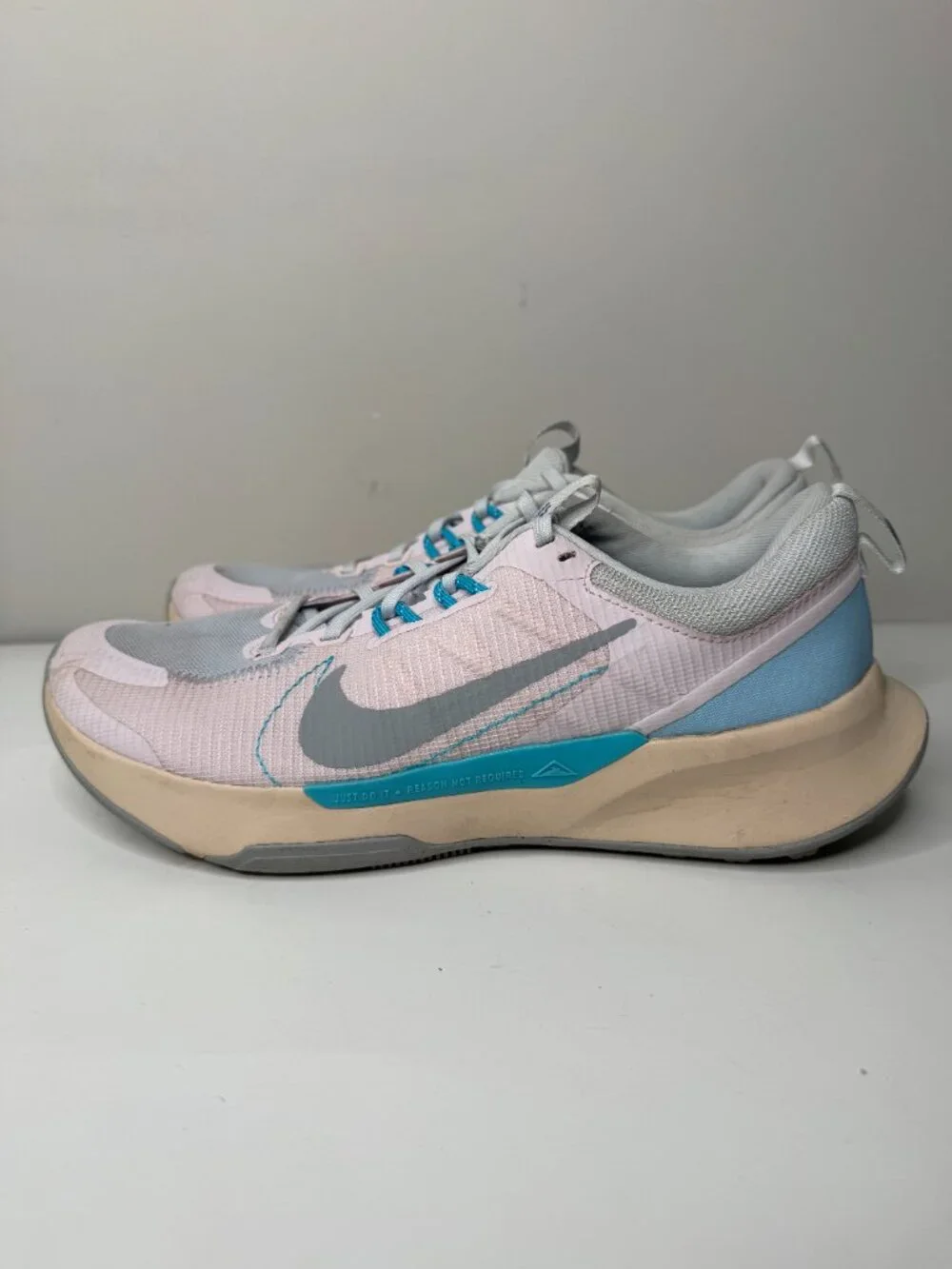Nike Juniper Trail Lace Up Sneakers Womens 10 DM0821-600 Pink Blue. A couple of